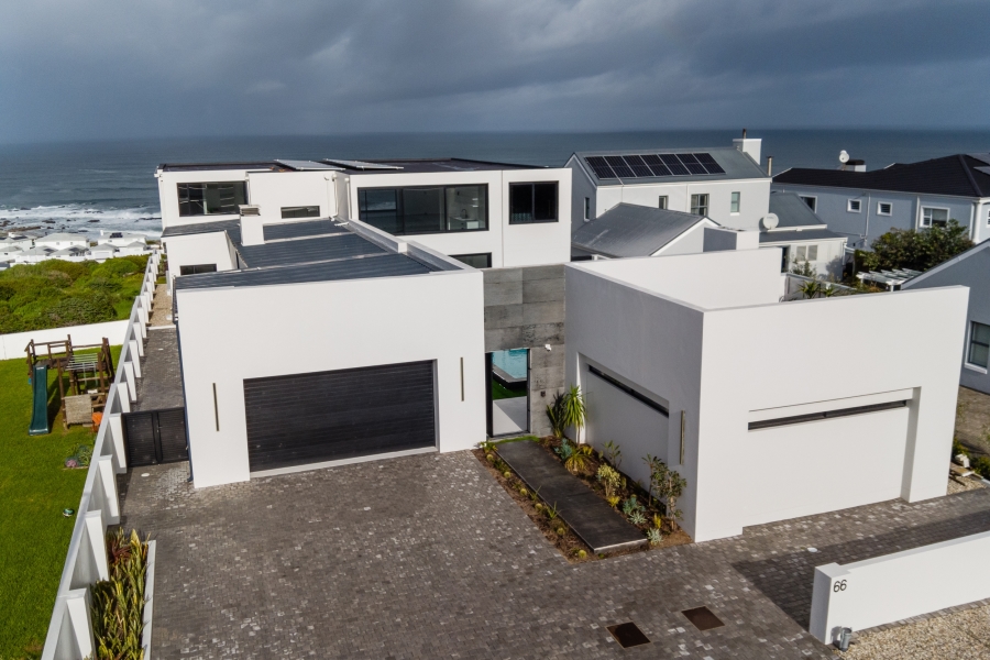 6 Bedroom Property for Sale in Yzerfontein Western Cape